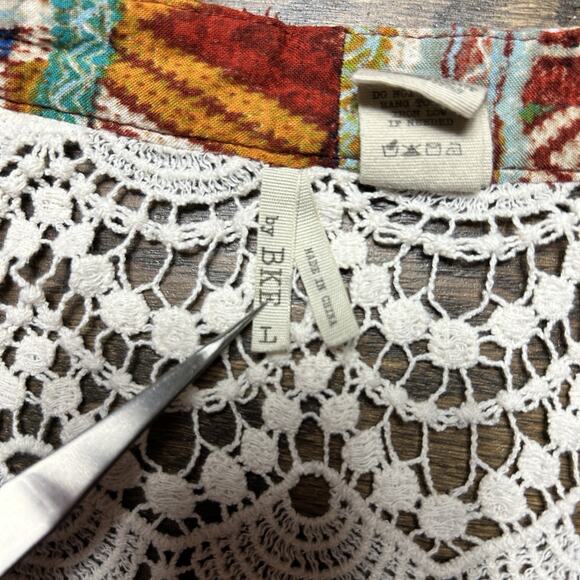 BKE Shirt Womens Large Lace Sleeve Button Up Aztec Southwest Boho Western - Picture 2 of 11